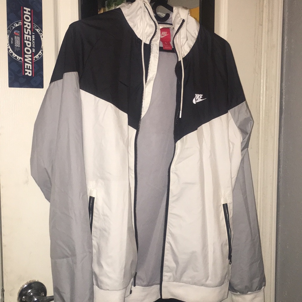 Nike windrunner windbreaker jacket